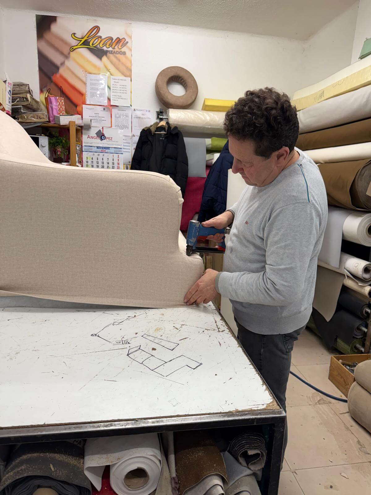 Escaparate de Tapicería Profesional Loan